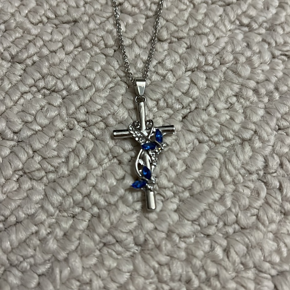 NWT - Cross Necklace